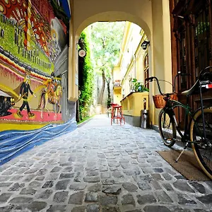 Hostel Podstel Umbrella Bucureşti
