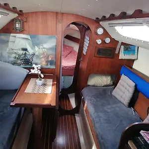  Botel Voilier De Charme à Quai Francia
